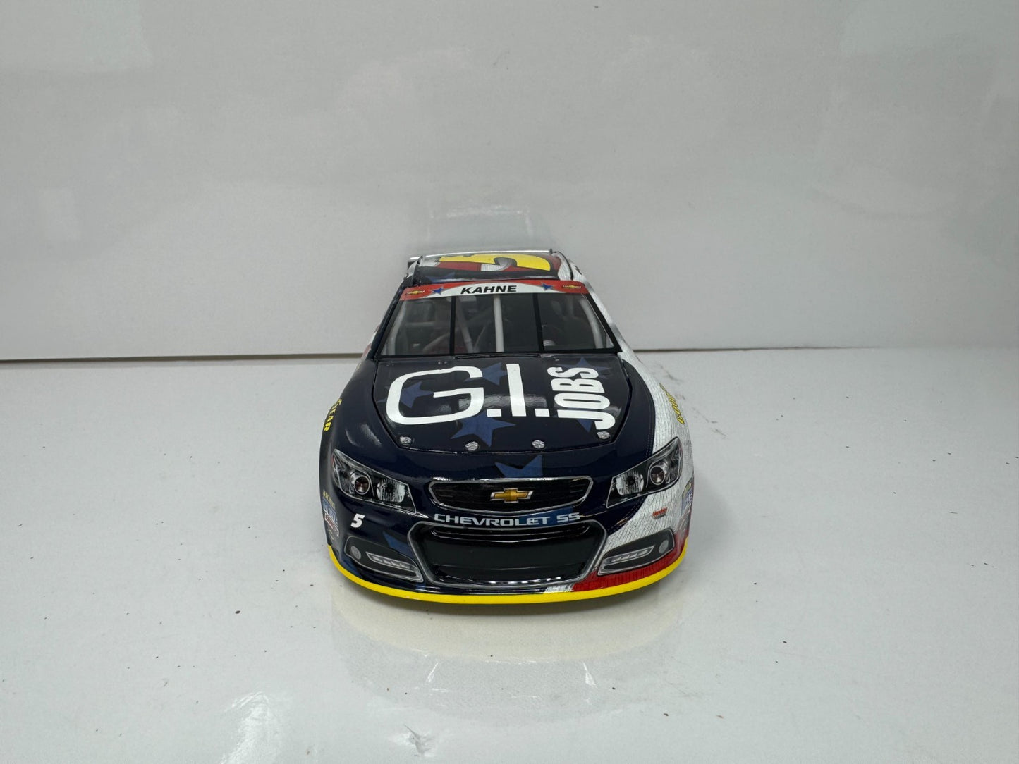 Lionel NASCAR Kasey Kahne #5 Farmers GI Jobs Salutes 2014 Chevy SS 1:24 Diecast