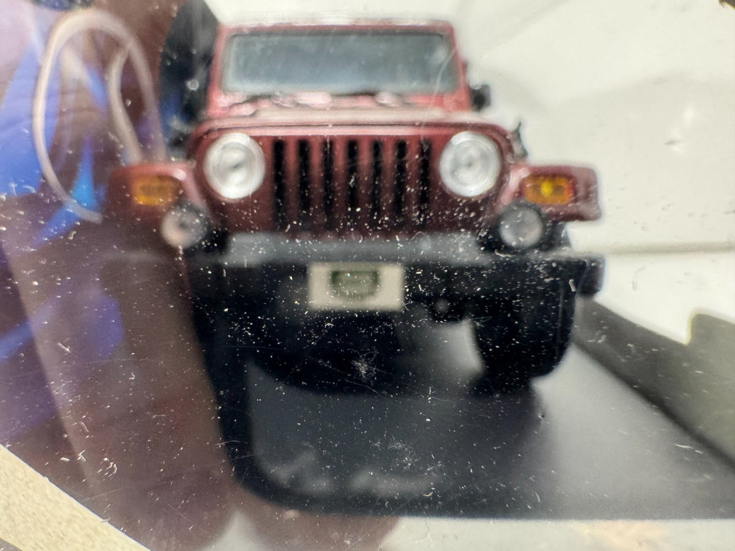 Maisto Special Edition Jeep Wrangler Sahara 1:18 Diecast Maroon Car