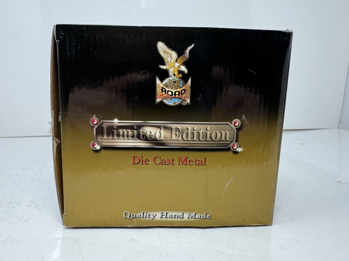 Yat Ming Road Signature 1970 Dodge Coronet R/T 1:18 Diecast Limited Edition