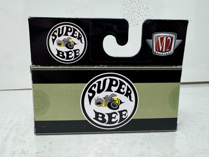 M2 Machines 1971 Dodge Charger Super Bee 1:64 Diecast