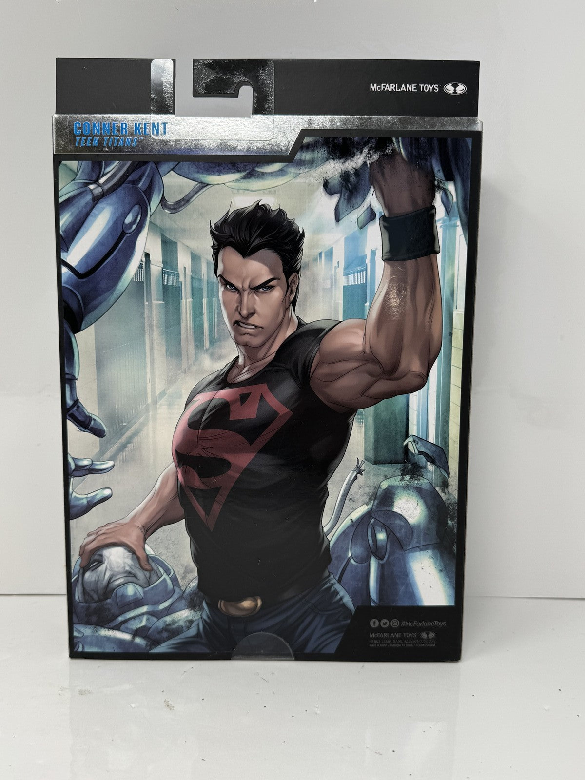 McFarlane DC Multiverse Teen Titans Conner Kent Platinum Edition Figure