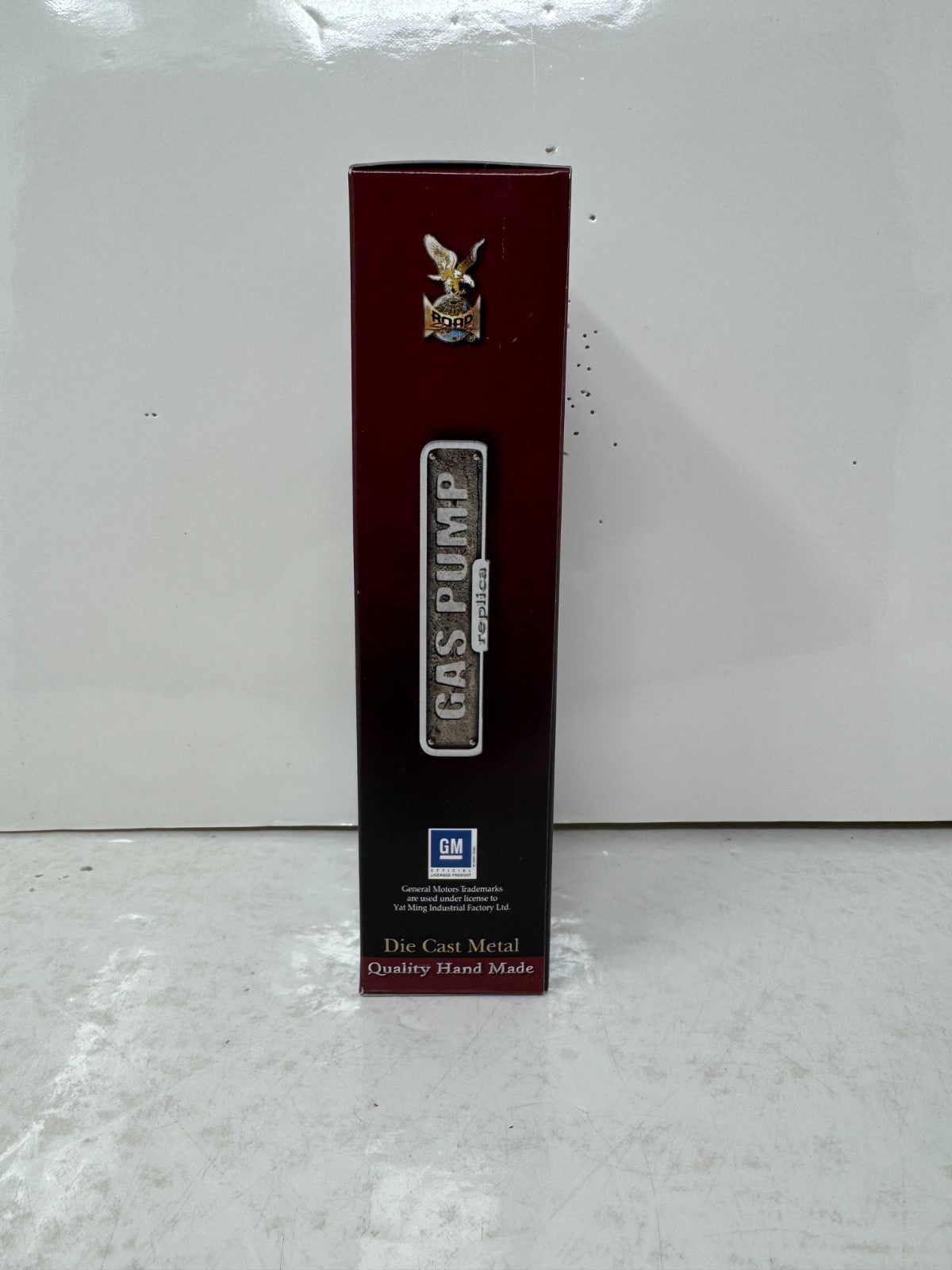 Yat Ming Road Signature Eagle Gas Pump 1:18 Diecast Vintage Service Station