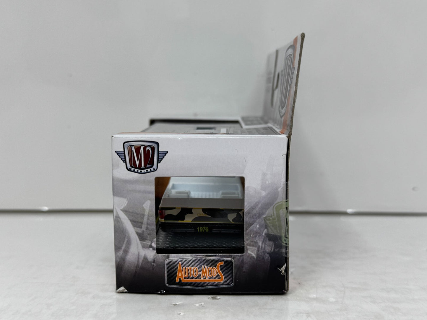 M2 Machines Auto-Mods 1976 GMC Sierra Grande 15 1:64 Diecast