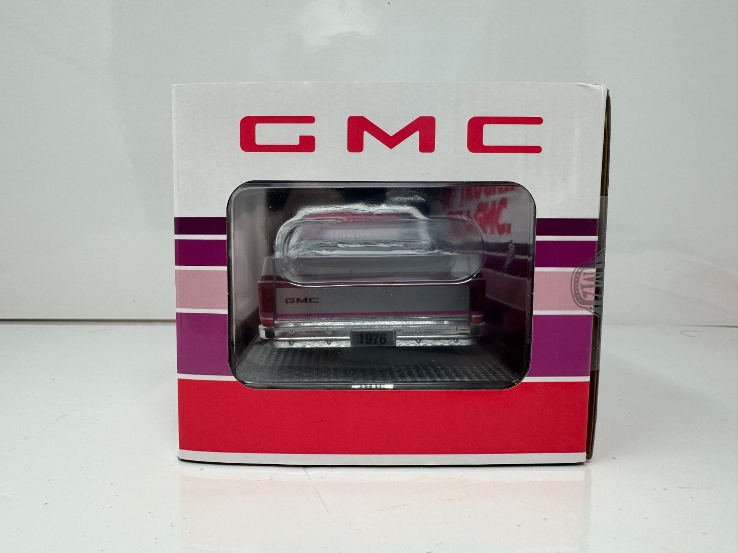 M2 Machines 1976 GMC Sierra Grande 15 Pickup Truck 1:24 Diecast