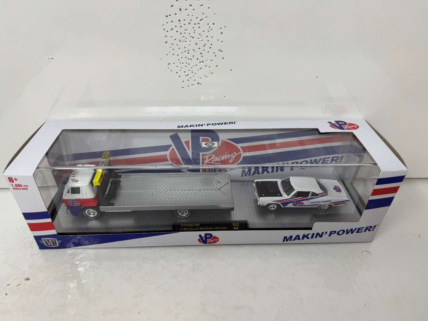M2 Machines Auto Hauler 1970 Dodge L600 & 1969 Plymouth Road Runner 1:64 Diecast
