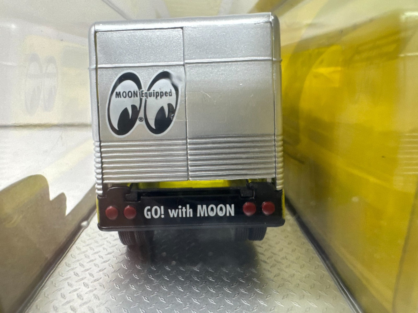 M2 Auto-Haulers Ford C-950 & 1966 Ford Mustang Mooneyes CHASE 1:64 Diecast