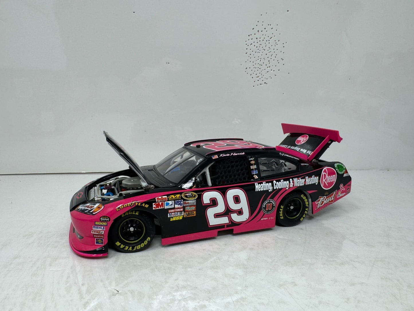Lionel Nascar #29 Kevin Harvick Rheem Pink 2011 Chevy Impala 1:24 Diecast
