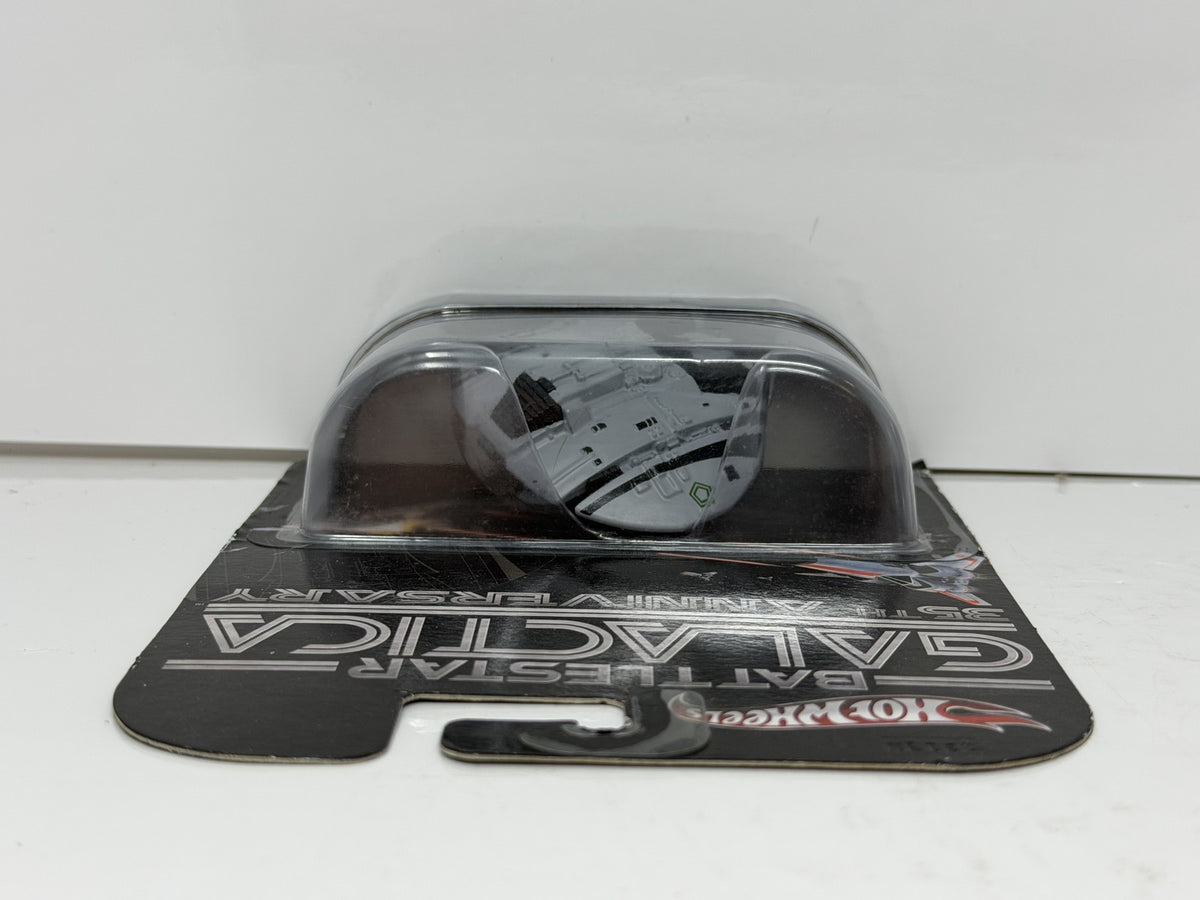 Hot Wheels Retro Entertainment Battlestar Galactica Cylon Raider 1:64 Diecast