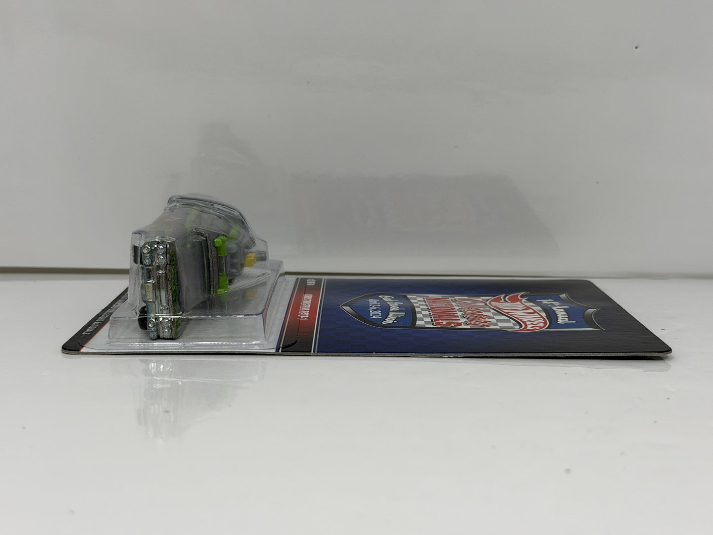 Hot Wheels 2014 Collectors Nationals Ghostbusters Ecto-1 1:64 Diecast 0698/2800