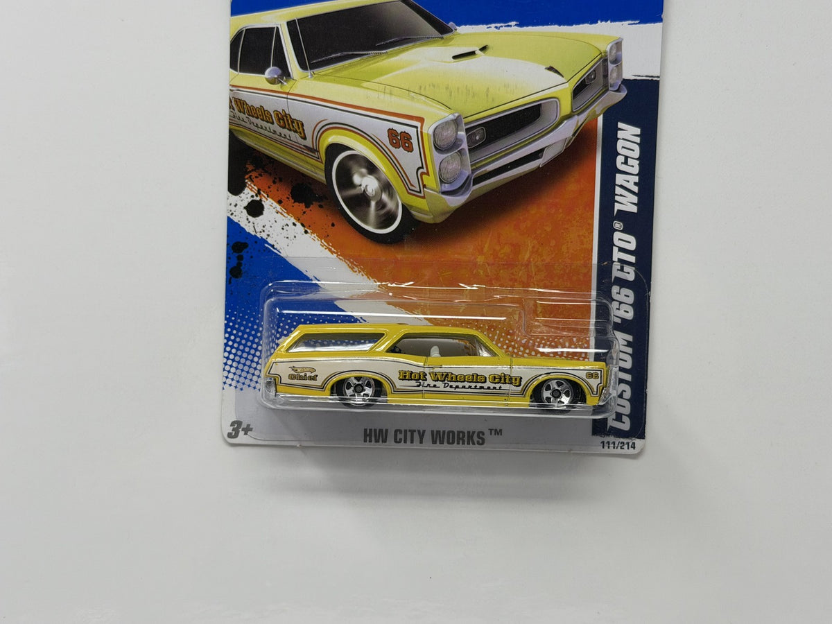 Hot Wheels HW City Works Custom 1966 Pontiac GTO Wagon 1:64 Diecast Yellow