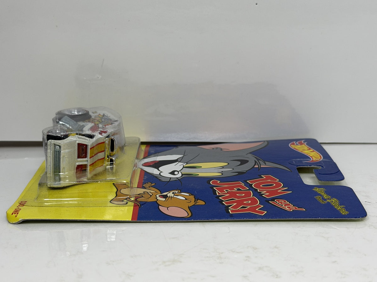 Hot Wheels Tom and Jerry Cool-One 1:64 Real Riders