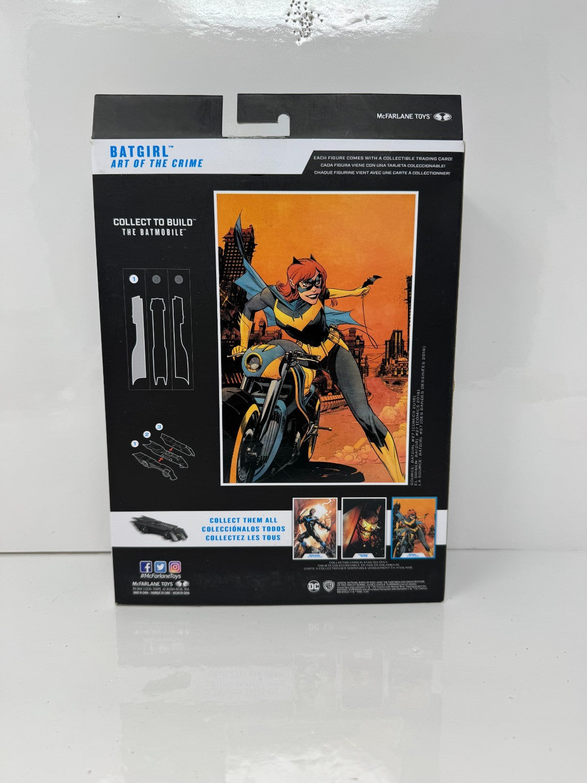 McFarlane DC Multiverse Batgirl Art of Crime Figure w/ Batmobile BAF