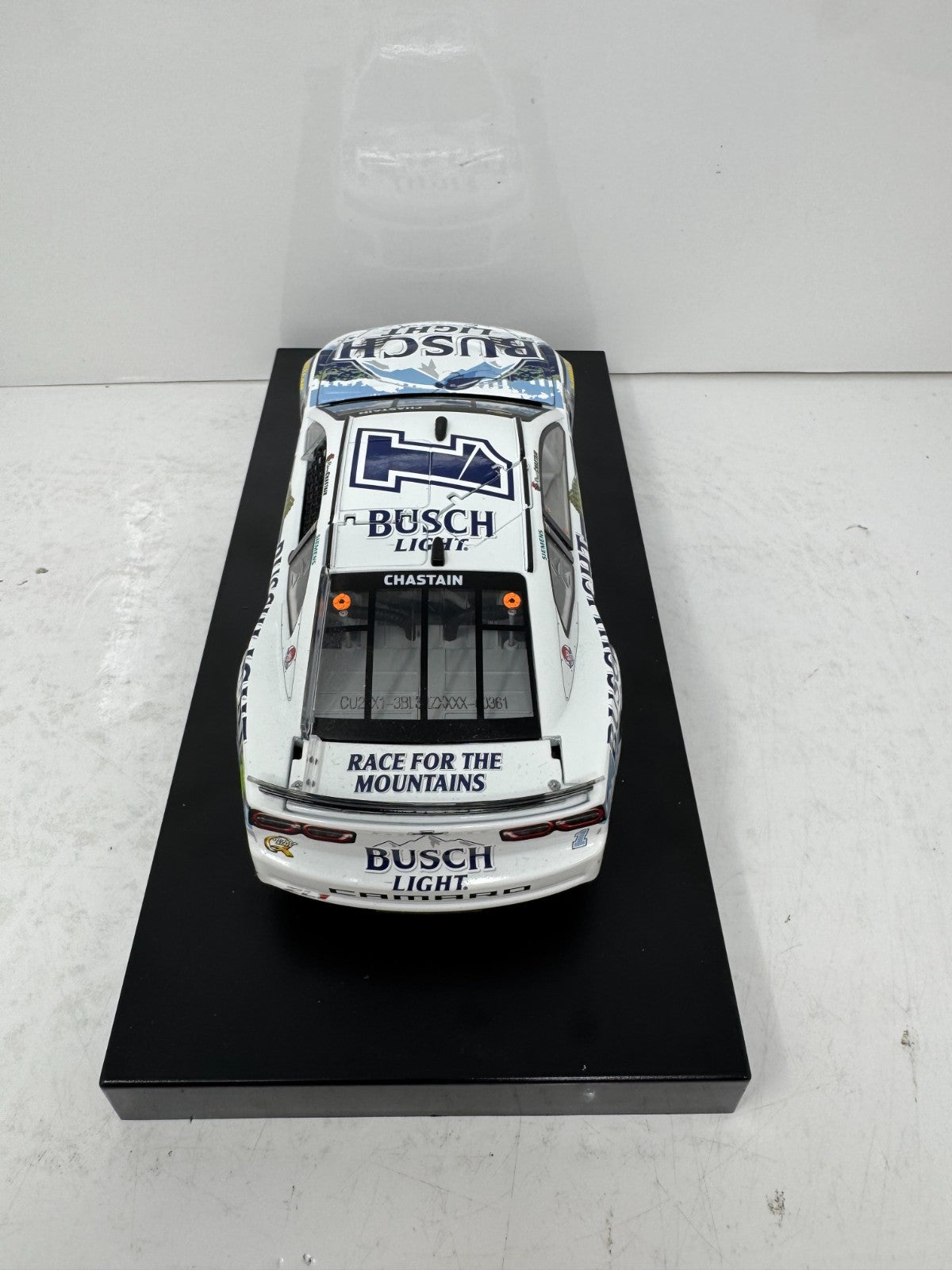 Lionel Racing Nascar #1 Ross Chastain Busch Light Fishing Chevy Camaro ZL1 1:24 Diecast