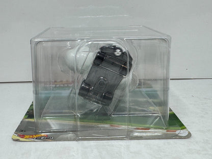 Hot Wheels Mario Kart Luigi P-Wing + Cloud Glider 1:64 Diecast