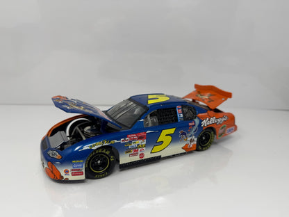 Action NASCAR Terry Labonte #5 Kellogg’s Looney Tunes 2002 Chevy 1:24 Diecast