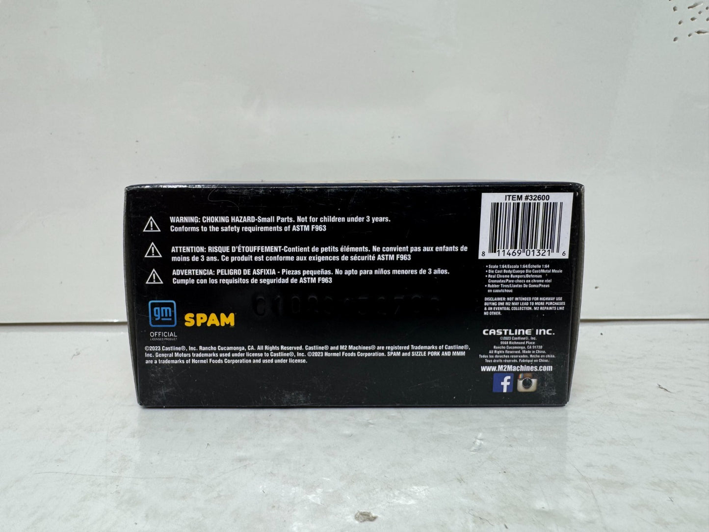 M2 Machines SPAM 1975 GMC Sierra Grande 15 1:64 Diecast