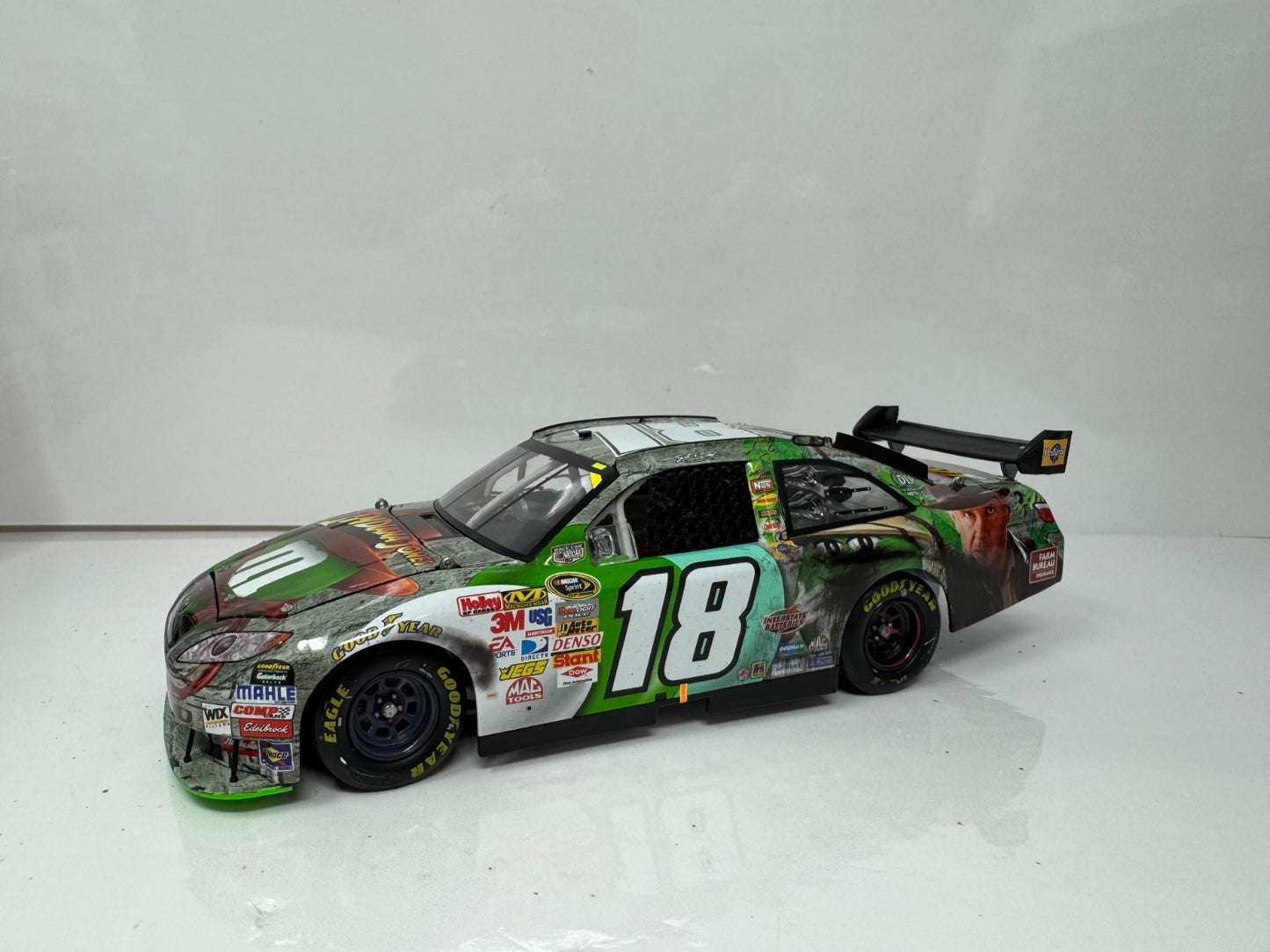 Action NASCAR #18 Kyle Busch M&M's Indiana Jones Darlington Win 1:24 Diecast