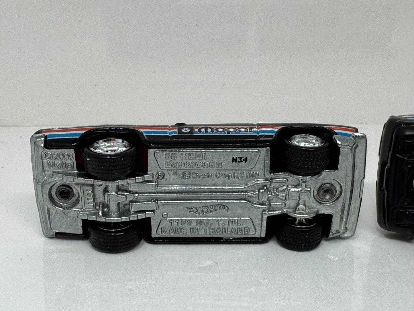 Hot Wheels Premium 1968 Hemi Cuda & 2018 Dodge Challenger SRT Demon 1:64 Diecast