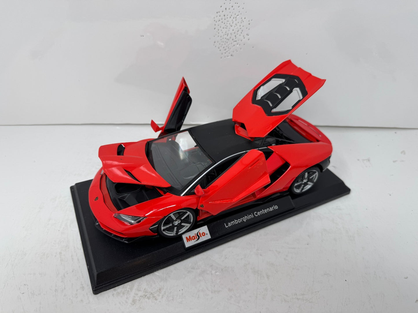 Maisto Lamborghini Centenario 1:18 Diecast Special Edition