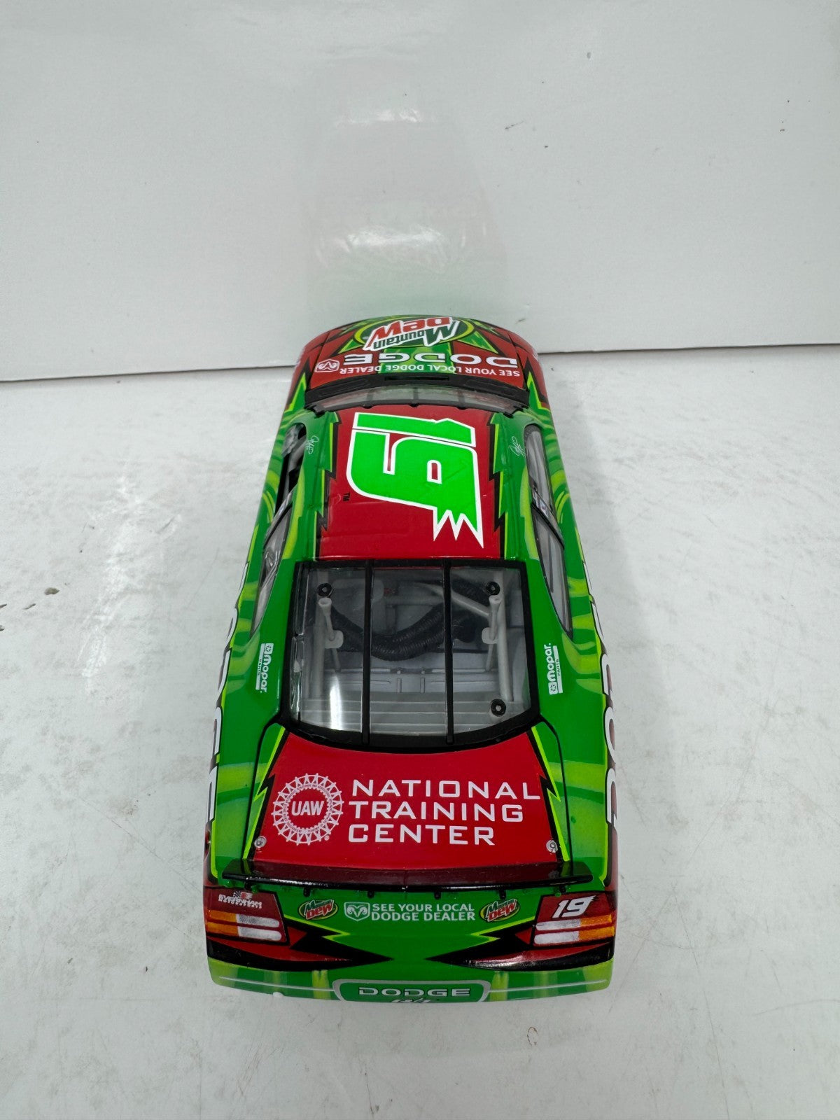 Action Nascar #19 Jeremy Mayfield Mountain Dew 2002 Dodge Intrepid 1:24 Diecast
