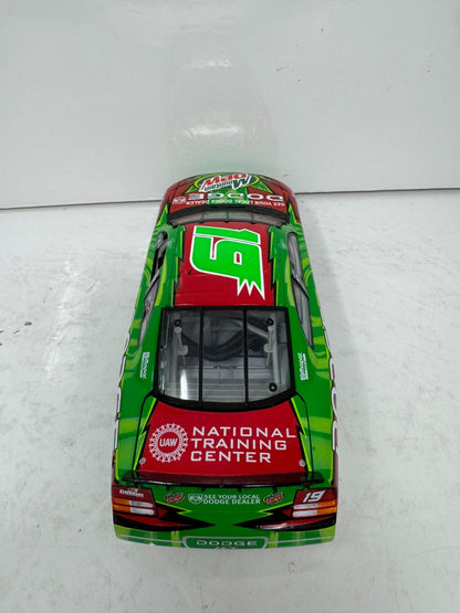 Action Nascar #19 Jeremy Mayfield Mountain Dew 2002 Dodge Intrepid 1:24 Diecast