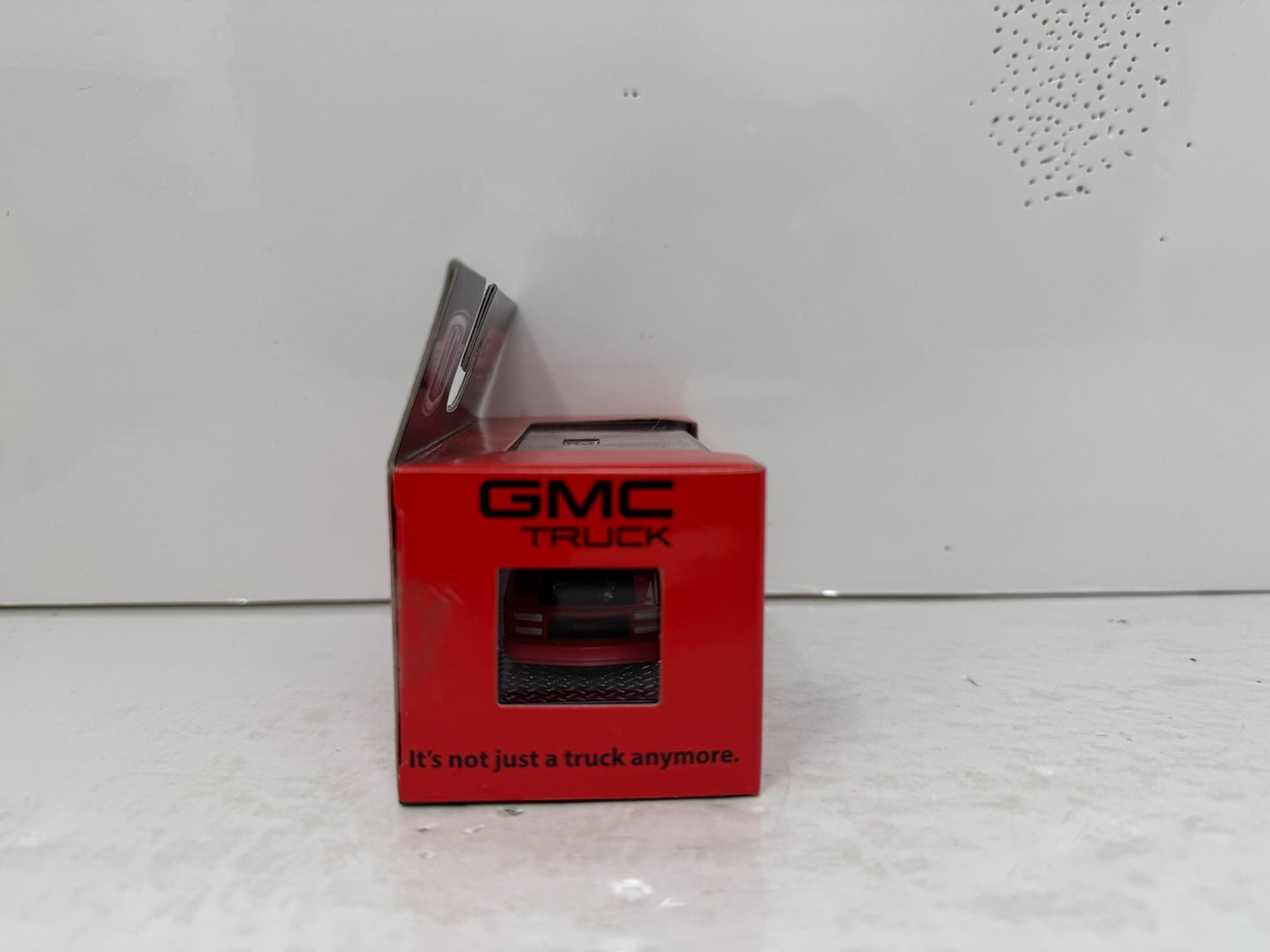 M2 Machines GMC Truck 1990 GMC Sierra 1500 1:64 Diecast