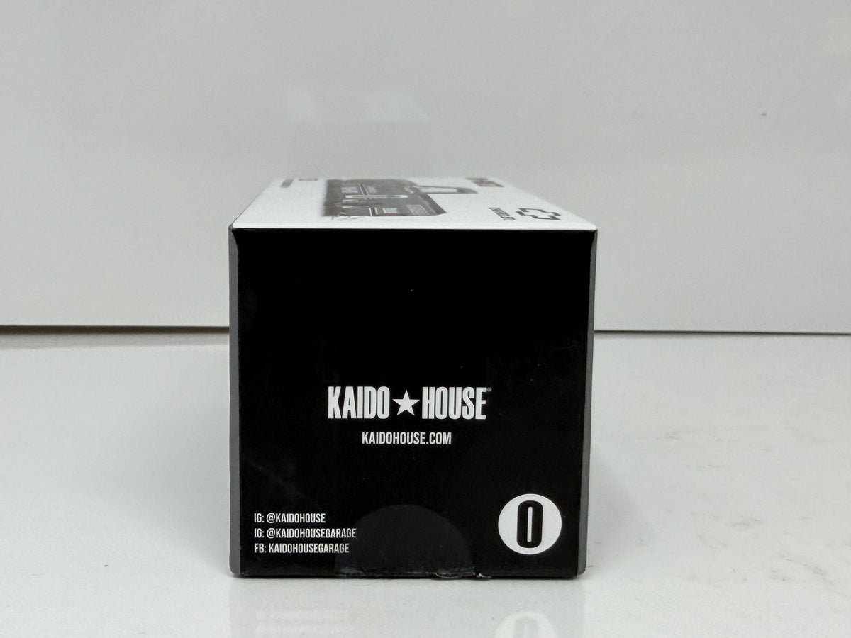 Kaido House Mini GT Chevrolet Silverado Kaido V2 1:64 Diecast