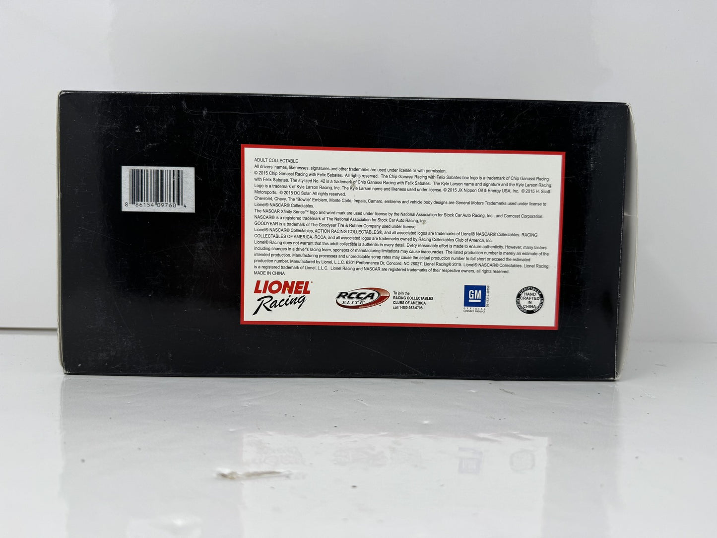 Lionel NASCAR Kyle Larson #42 ENEOS 2018 Chevy Camaro Autographed 1:24 Diecast