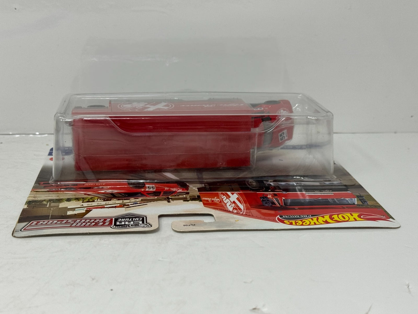 Hot Wheels Premium Team Transport #53 Alfa Romeo 155 & Fleet Flyer 1:64 Diecast