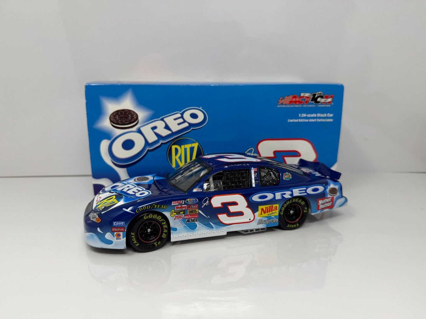 Action NASCAR Dale Earnhardt Jr #8 Oreo Ritz 2002 Monte Carlo 1:24 Diecast