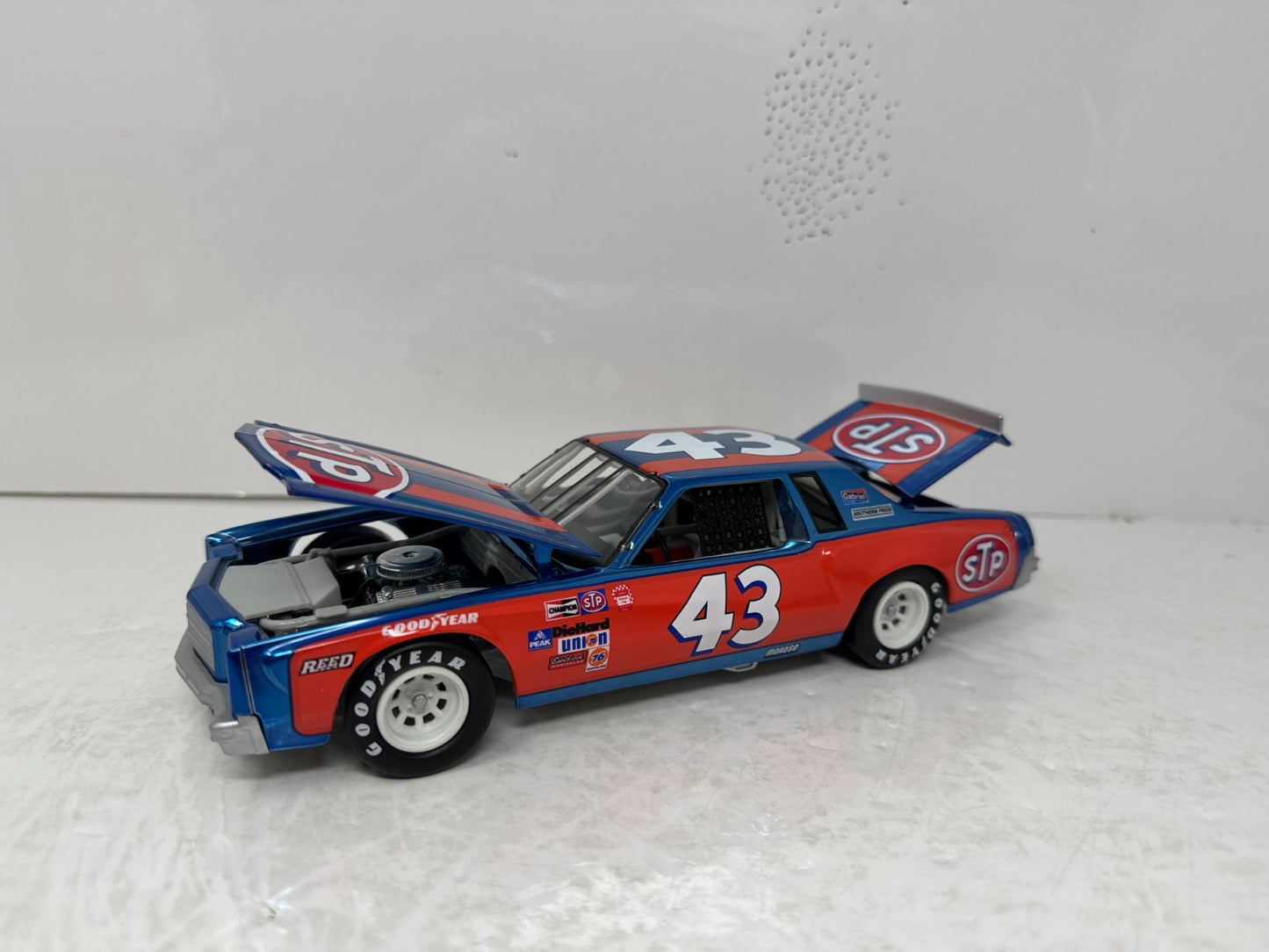 Action Nascar #43 Richard Petty STP Chevy 400 Win 1980 Monte Carlo 1:24 Diecast