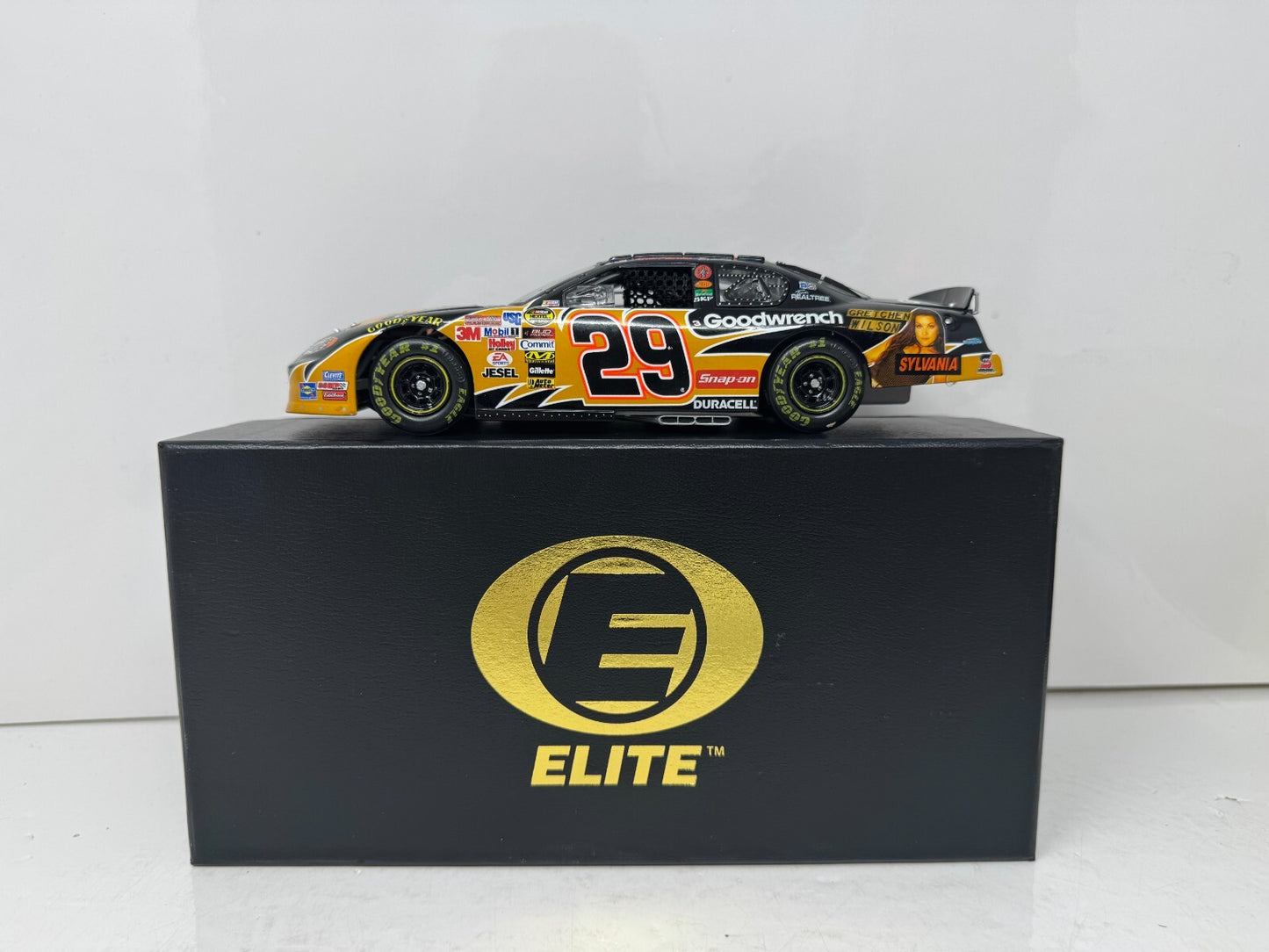Action Nascar Elite #29 Kevin Harvick Rock & Roll 2005 Monte Carlo 1:24 Diecast