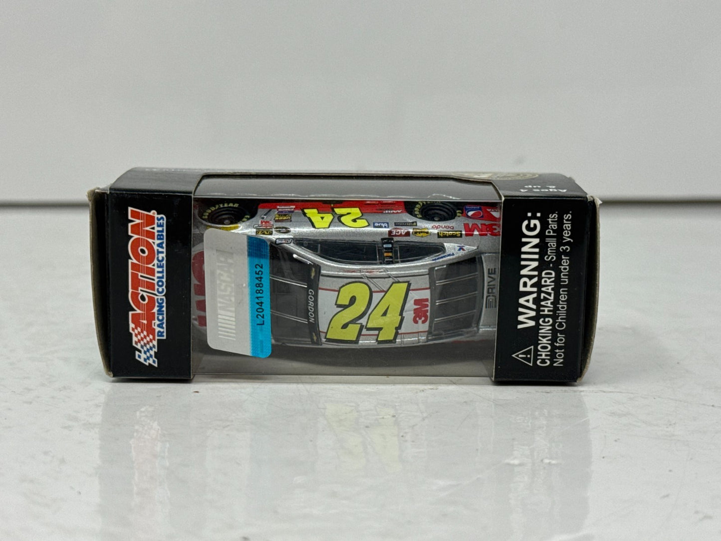 Jeff Gordon #24 3M 2015 Chevy SS 1:64 Diecast Lionel Racing NASCAR Gold Series