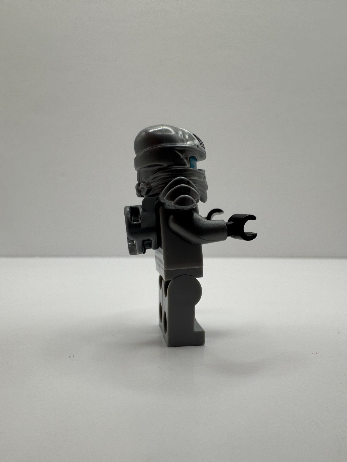 LEGO Ninjago Titanium Zane Minifigure with Silver Armor