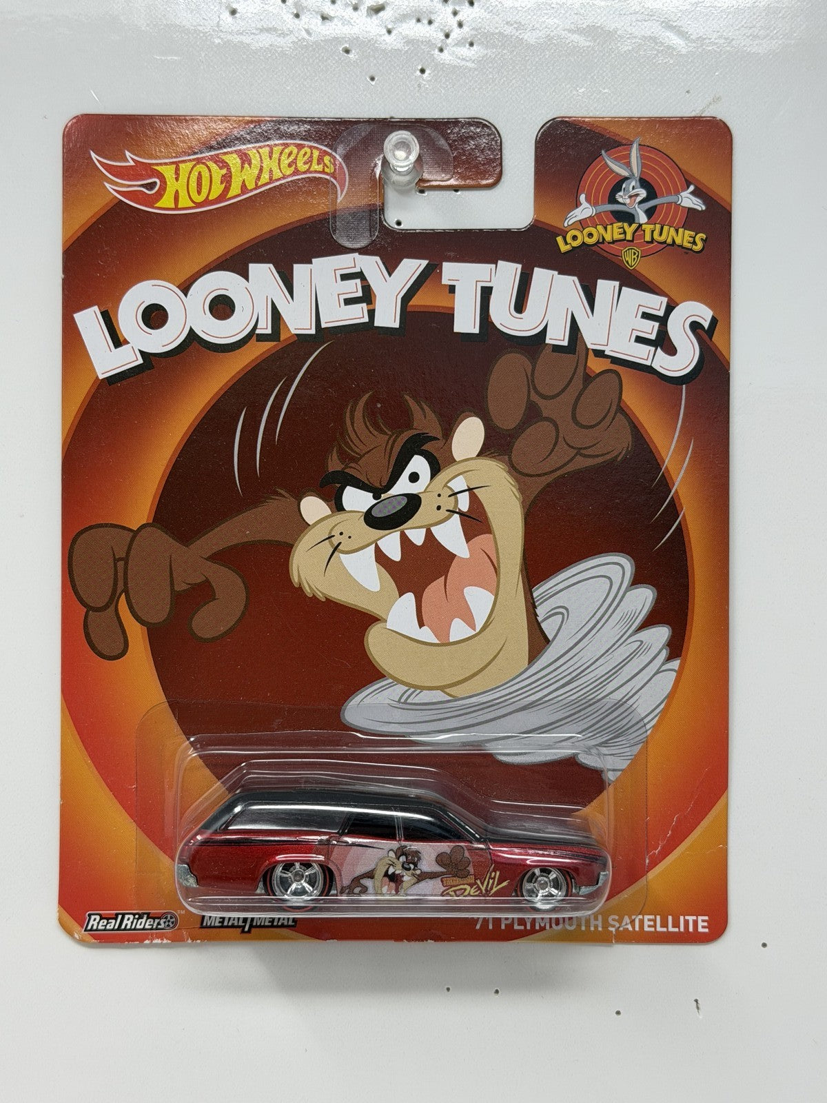 Hot Wheels Looney Tunes 1971 Plymouth Satellite 1:64 Diecast Real Riders