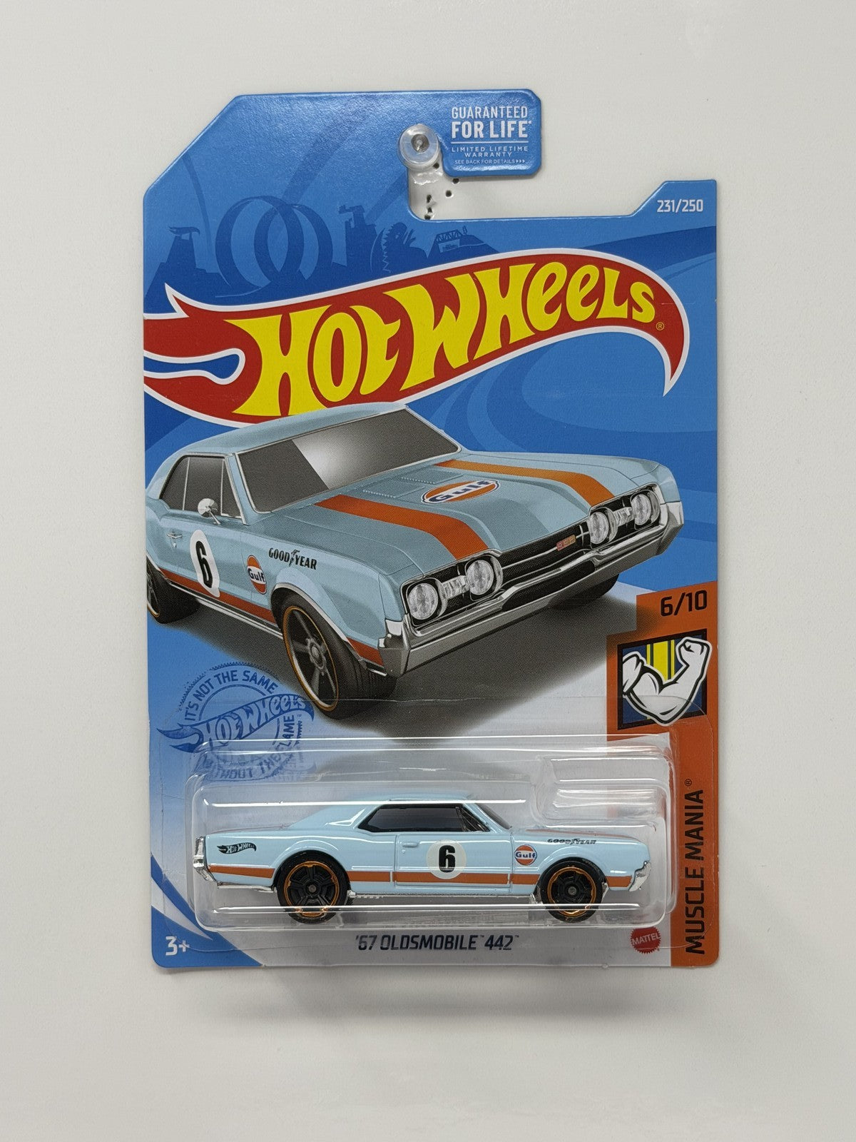 Hot Wheels Muscle Mania 1967 Oldsmobile 442 1:64 Diecast Gulf U.S. Card
