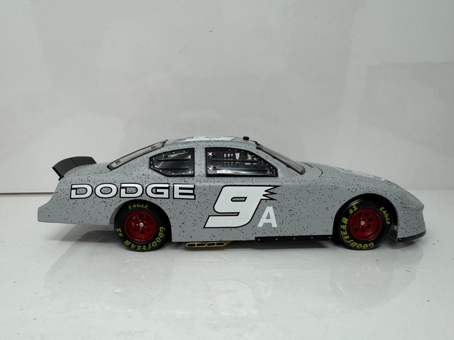 Action NASCAR Kasey Kahne #9 Dodge Dealers Test Car 2005 Charger 1:24 Diecast