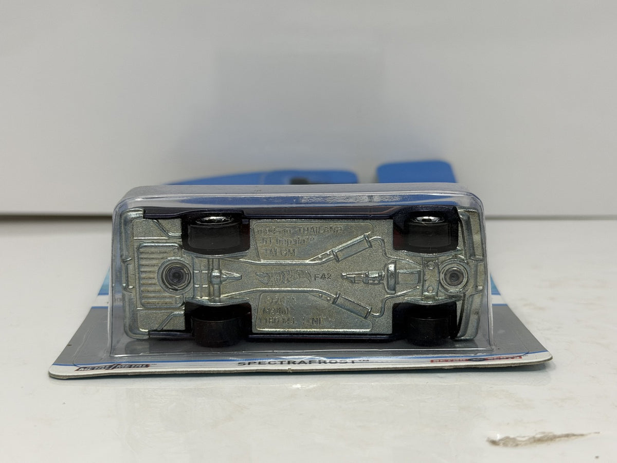 Hot Wheels Cool Classics 1961 Chevrolet Impala Spectrafrost 1:64 Diecast