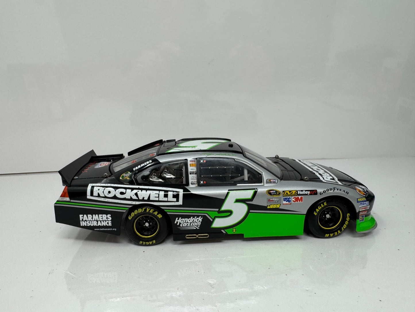 Lionel NASCAR Kasey Kahne #5 Rockwell Tools 2012 Chevrolet Impala 1:24 Diecast