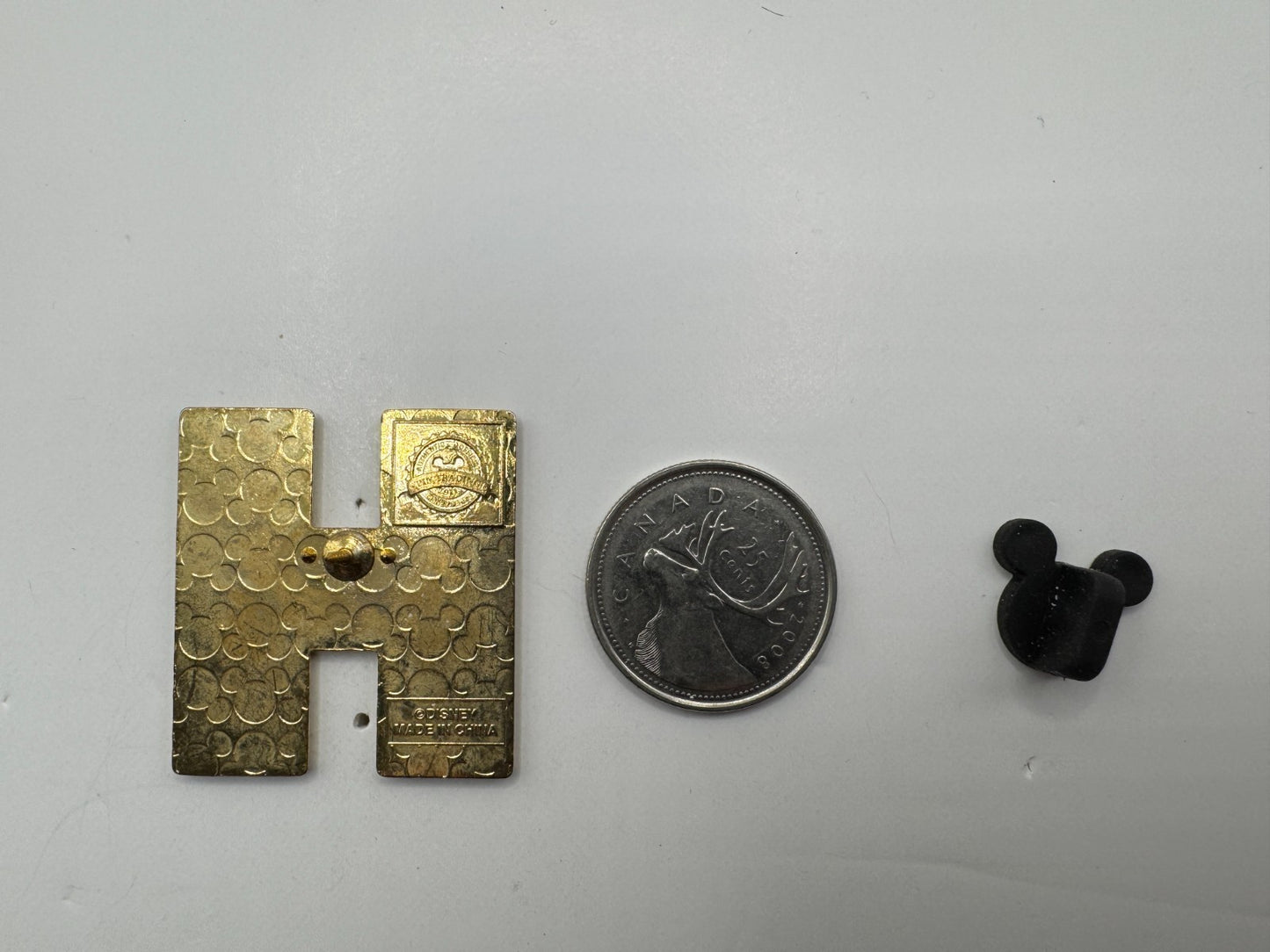 Disney Alphabet Collection 2011 - 'H' Trading Pin DC1S7 2011