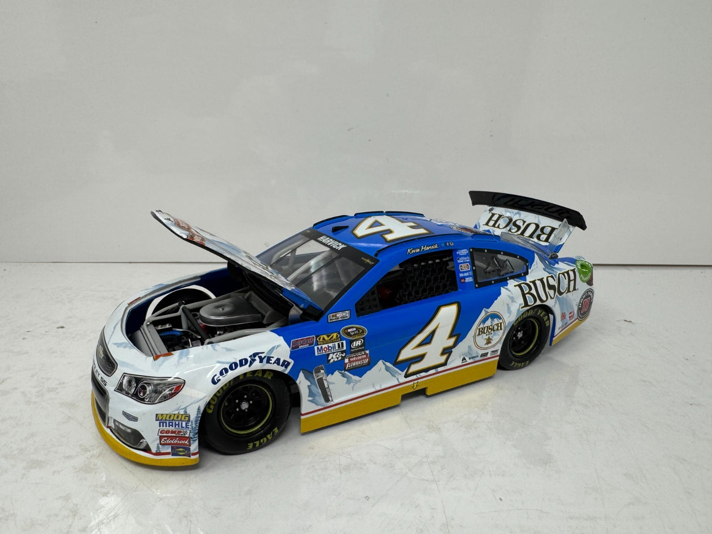 Lionel Racing Nascar #4 Kevin Harvick Busch Beer 2016 Chevy SS 1:24 Diecast