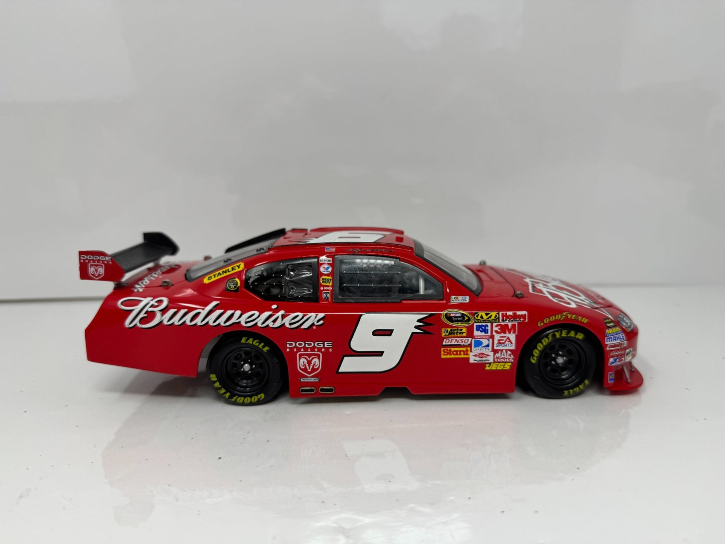 Action NASCAR Kasey Kahne #9 Budweiser 2009 Dodge Charger 1:24 Diecast