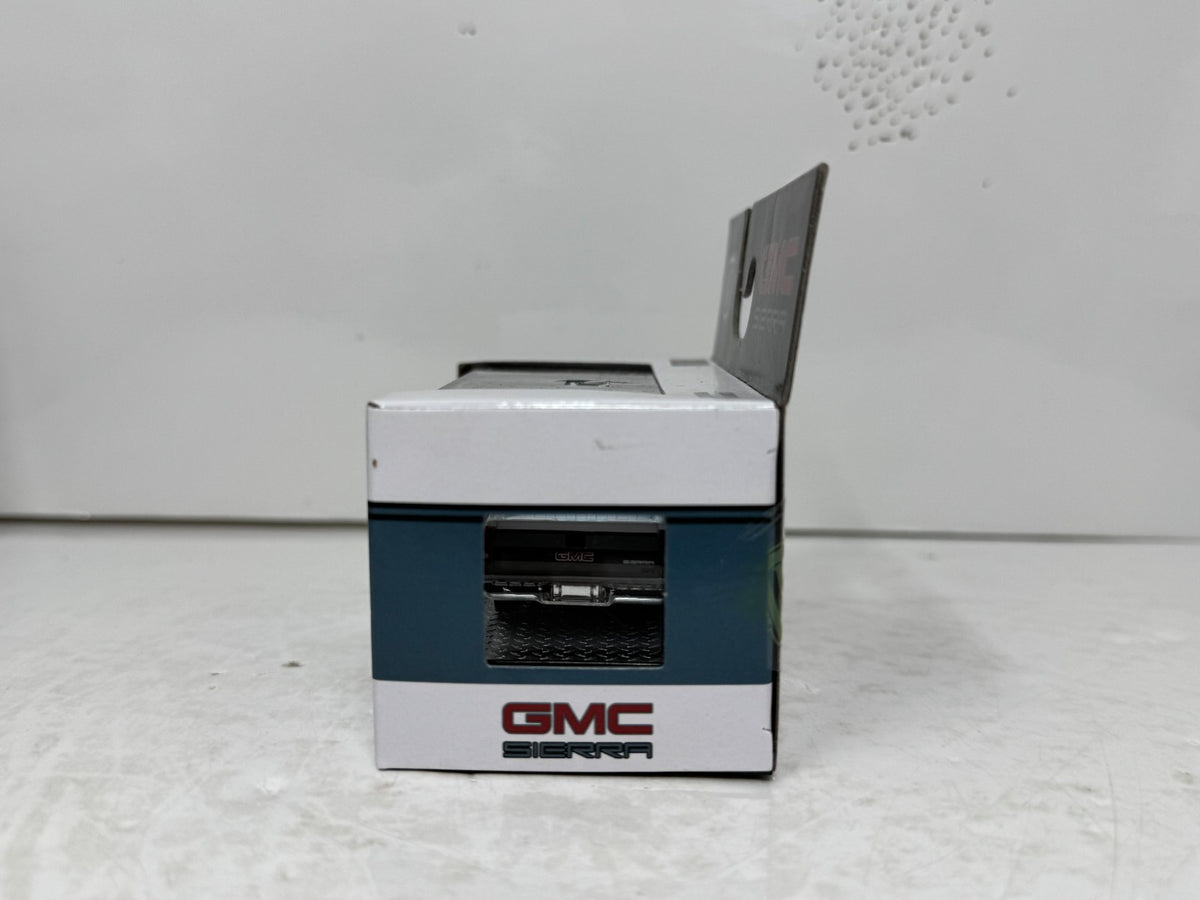 M2 Machines GMC Sierra 1988 GMC Sierra 1500 1:64 Diecast