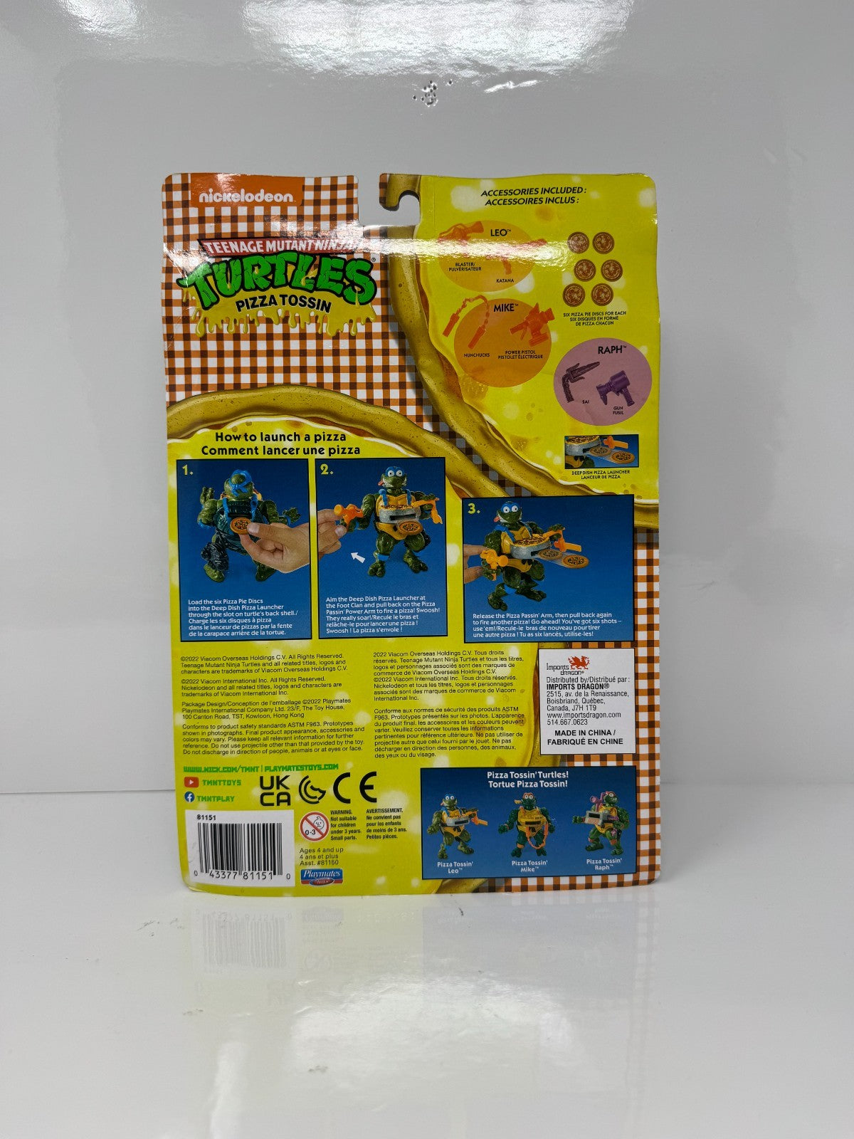 Playmates Teenage Mutant Ninja Turtles Pizza Tossin' Leonardo Action Figure