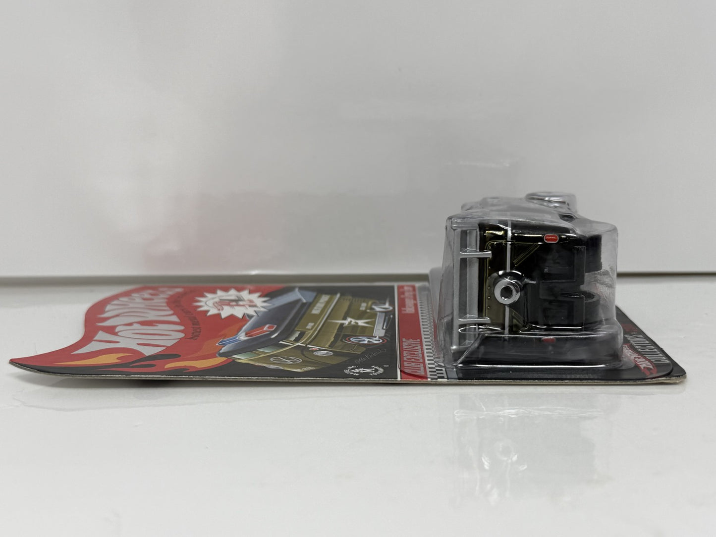 Hot Wheels RLC Red Line Club 2009 Club Volkswagen Drag Bus 1:64 Diecast