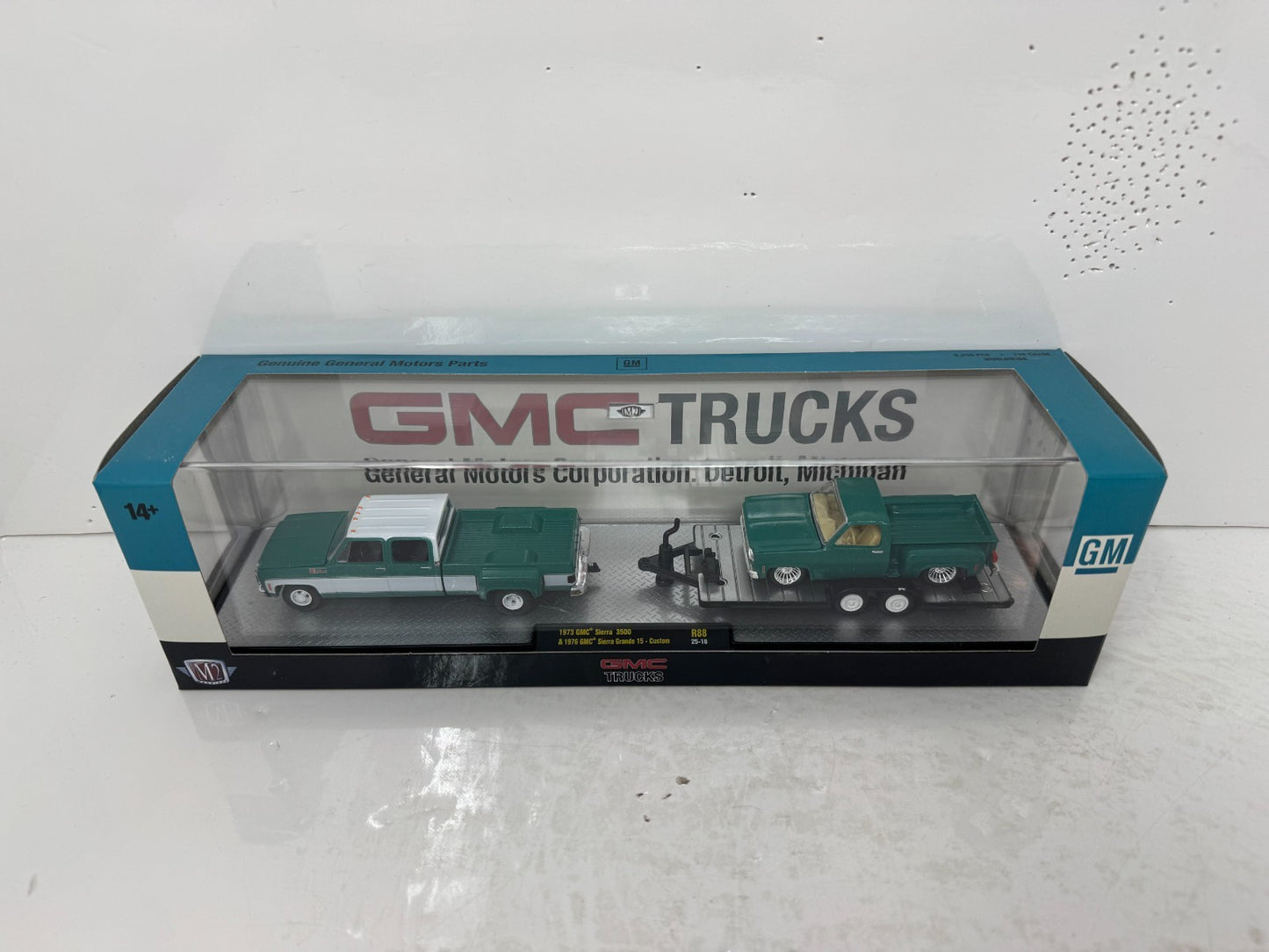 M2 Machines 1973 GMC Sierra 3500 & 1976 GMC Sierra Grande 15 1:64 Diecast