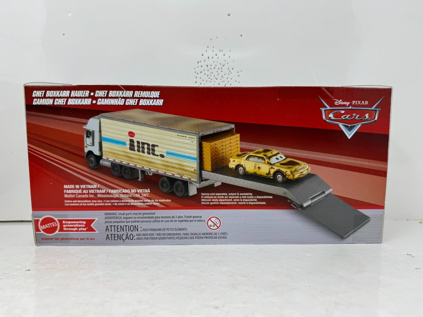 Disney Pixar Cars Chet Boxkaar Hauler Semi Truck 1:55 Diecast