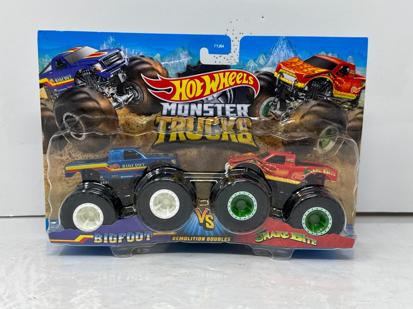 Hot Wheels Monster Trucks Bigfoot vs Snake Bite Demolition Doubles 1:64 Diecast