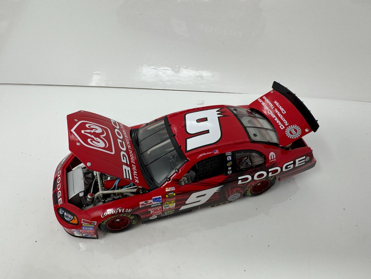 Action NASCAR Kasey Kahne #9 Dodge Dealers 2004 Dodge Intrepid 1:24 Diecast