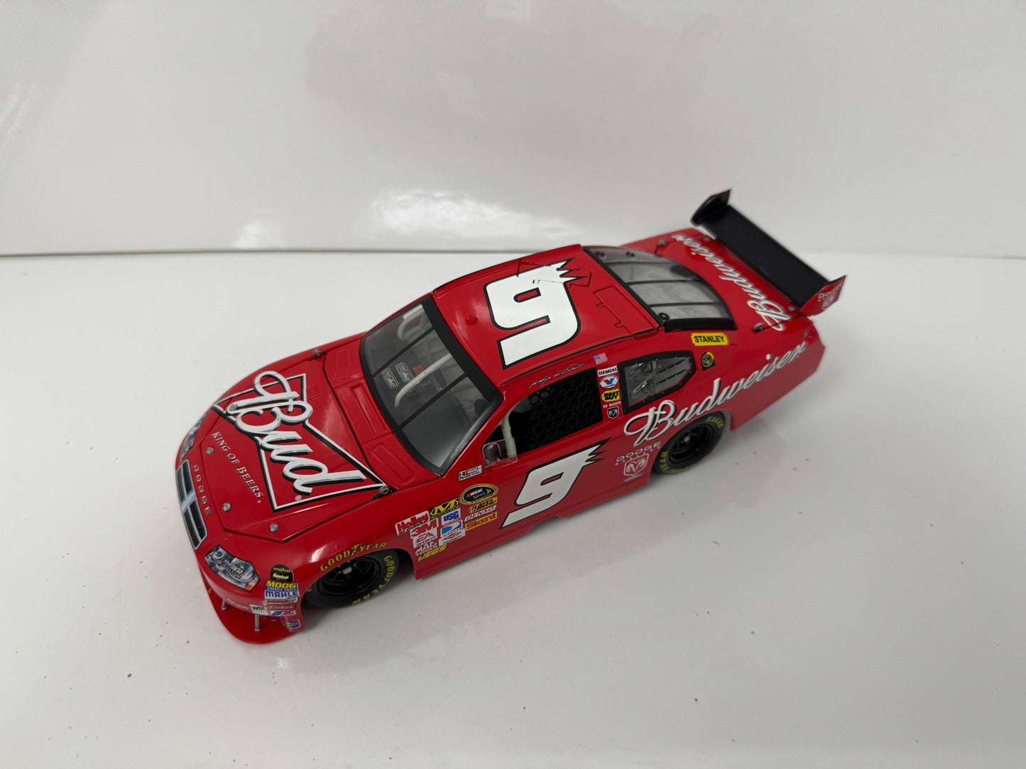 Action NASCAR Kasey Kahne #9 Budweiser 2009 Dodge Charger 1:24 Diecast